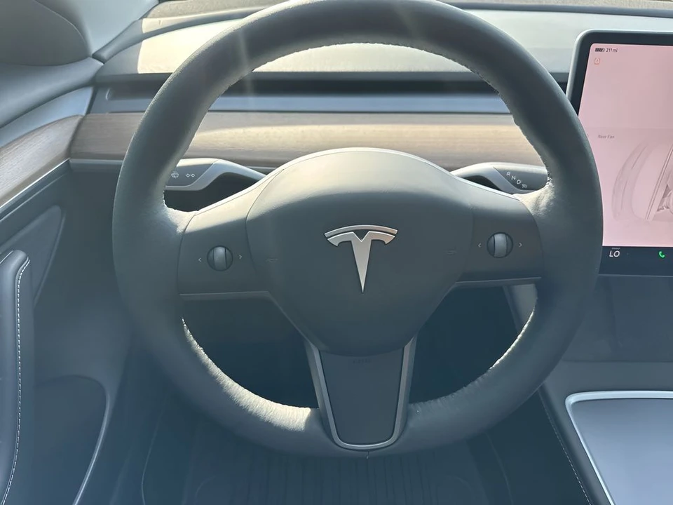 2023 Tesla Model 3 - Image 15 of 21