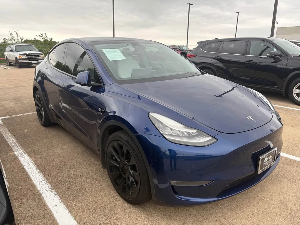 2023 Tesla Model 3 - Image 2 of 7
