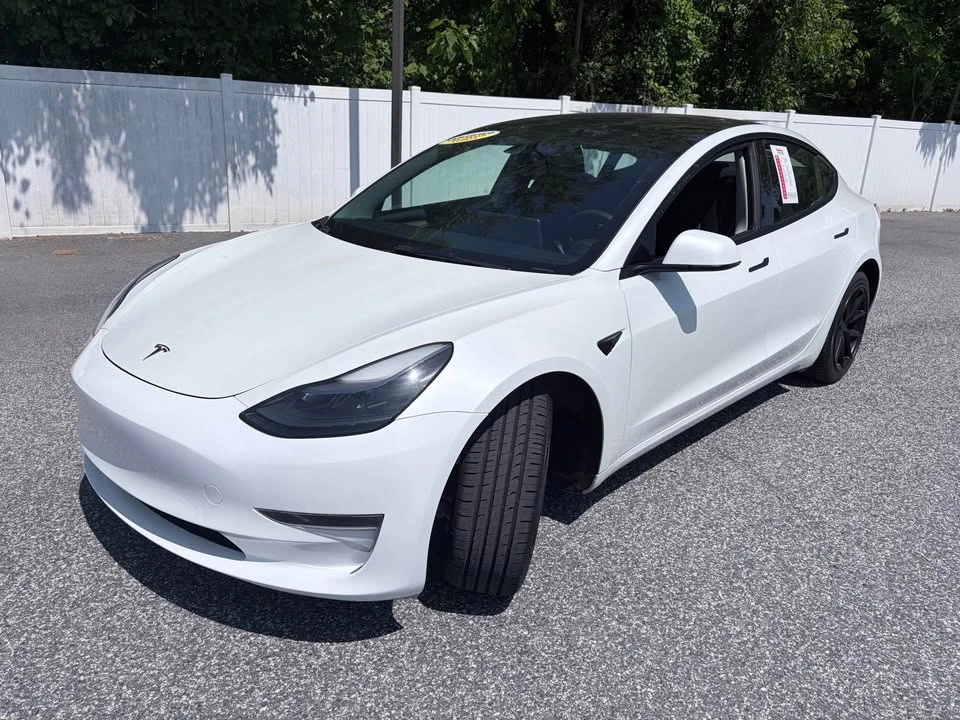 2023 Tesla Model 3 - Image 2 of 7