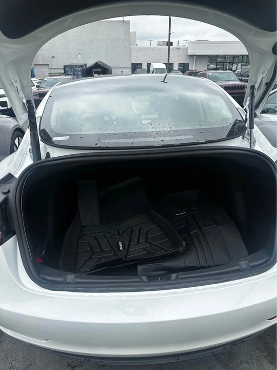 2023 Tesla Model 3 - Image 6 of 6