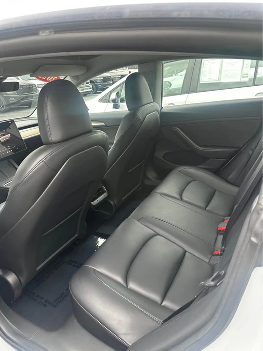 2023 Tesla Model 3 - Image 5 of 6