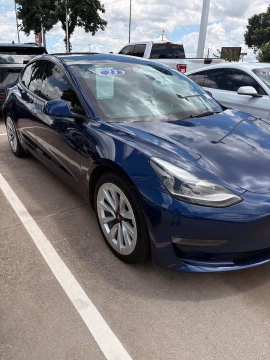 2023 Tesla Model 3 - Image 2 of 9