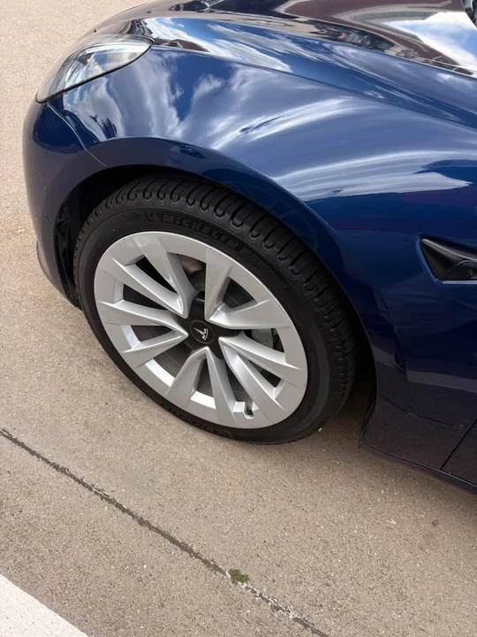 2023 Tesla Model 3 - Image 5 of 9