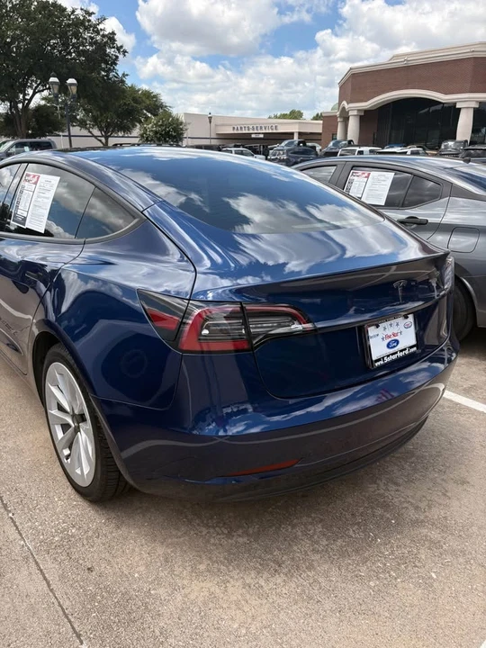 2023 Tesla Model 3 - Image 4 of 9