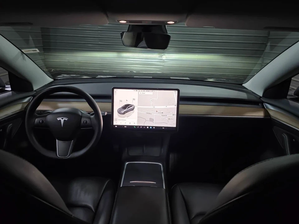 2023 Tesla Model 3 - Image 11 of 12