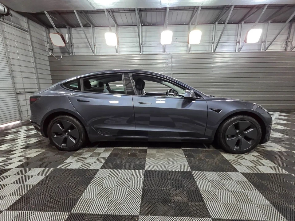 2023 Tesla Model 3 - Image 9 of 12