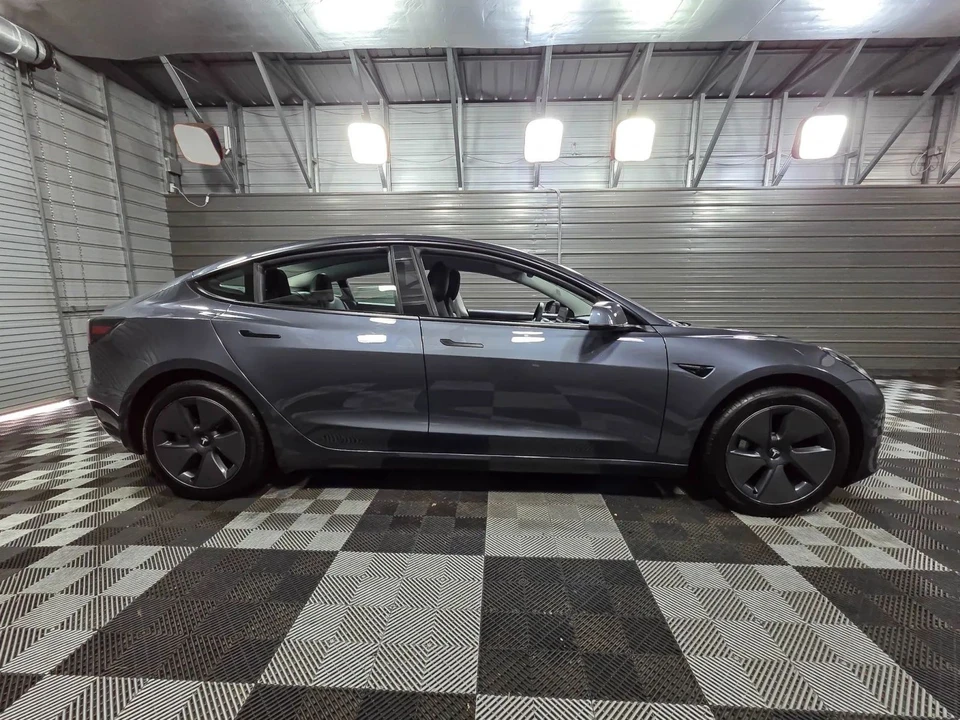 2023 Tesla Model 3 - Image 9 of 12