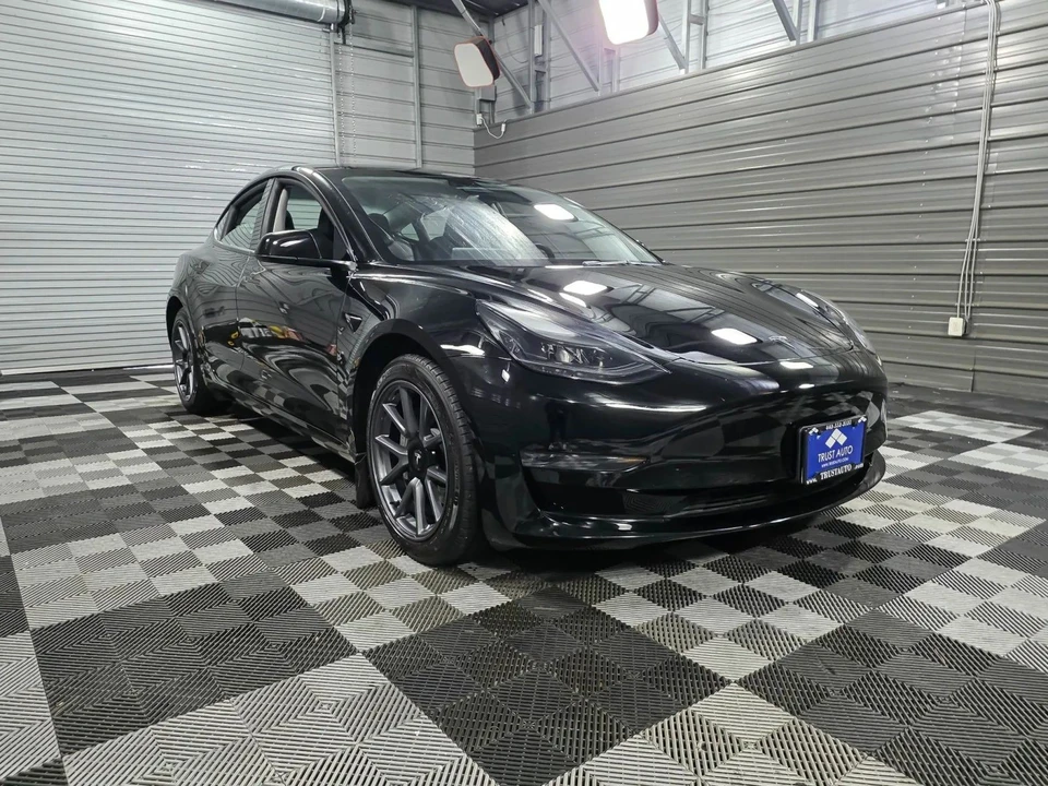 2023 Tesla Model 3 - Image 4 of 12