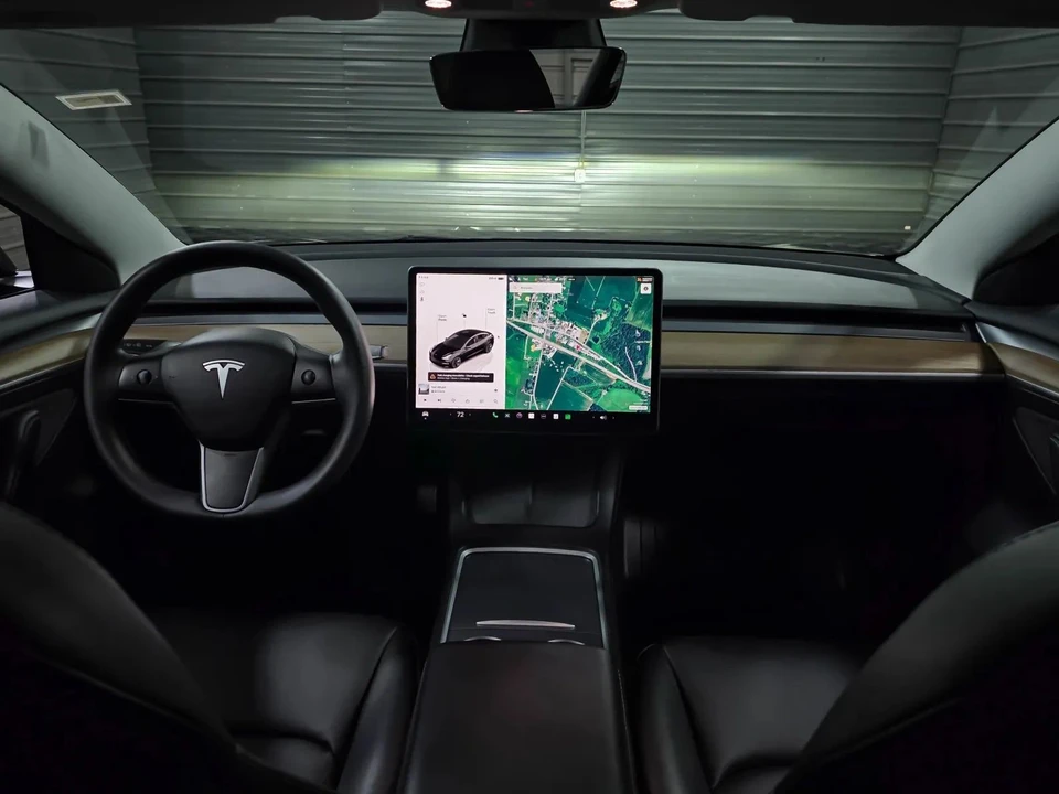 2023 Tesla Model 3 - Image 11 of 12
