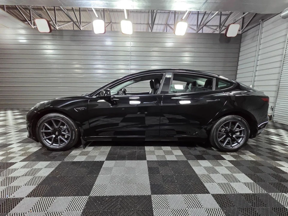 2023 Tesla Model 3 - Image 8 of 12