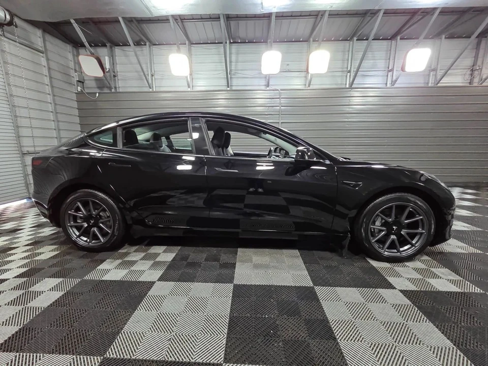 2023 Tesla Model 3 - Image 9 of 12