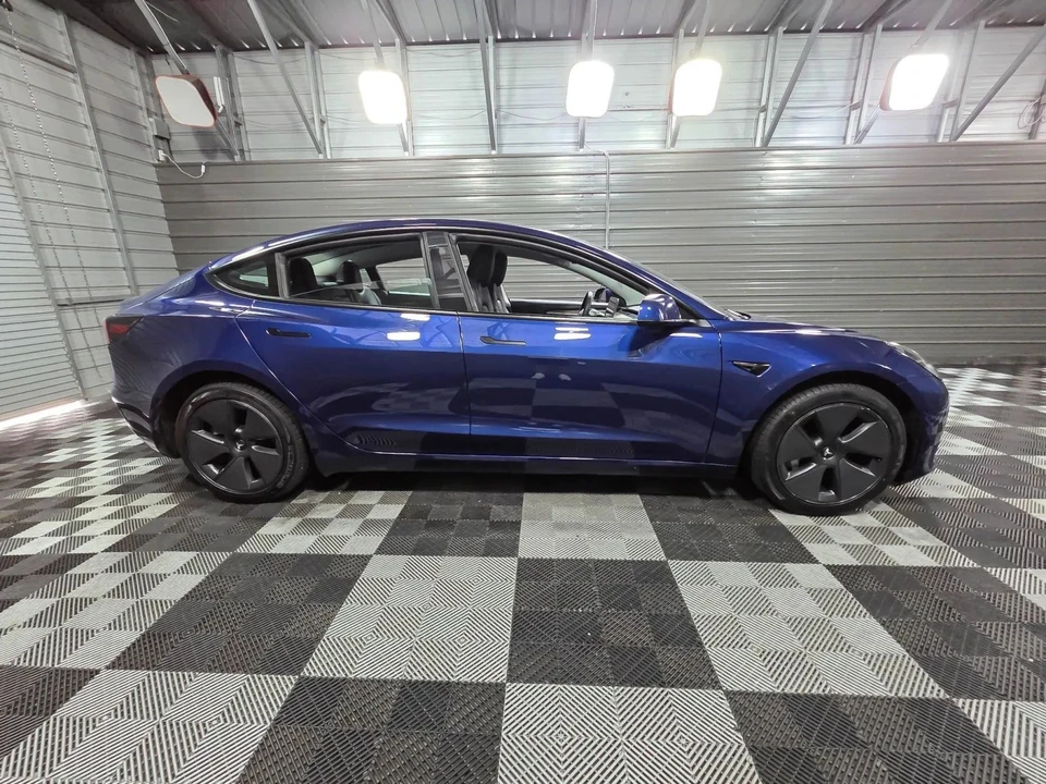 2023 Tesla Model 3 - Image 9 of 12