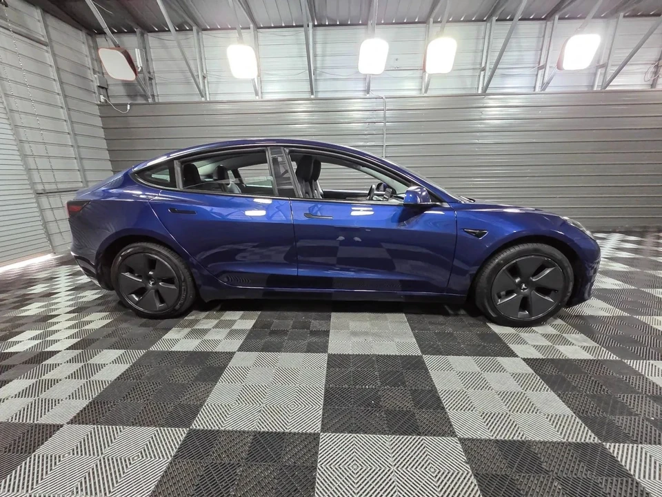 2023 Tesla Model 3 - Image 9 of 12