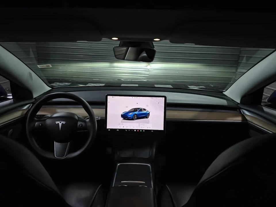 2023 Tesla Model 3 - Image 11 of 12