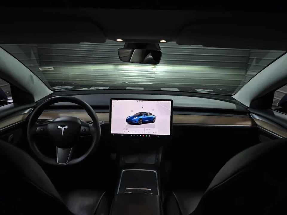 2023 Tesla Model 3 - Image 11 of 12
