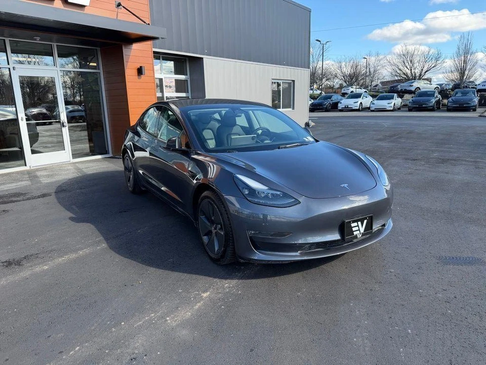 2023 Tesla Model 3 - Image 2 of 15