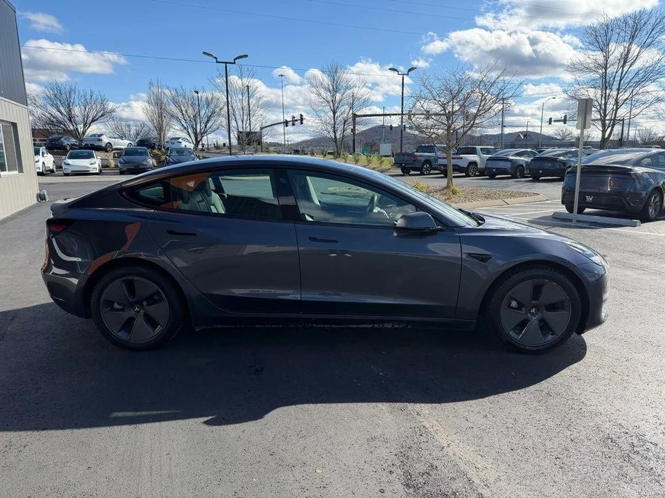 2023 Tesla Model 3 - Image 3 of 15