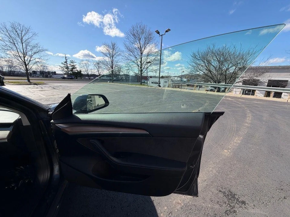 2023 Tesla Model 3 - Image 10 of 15