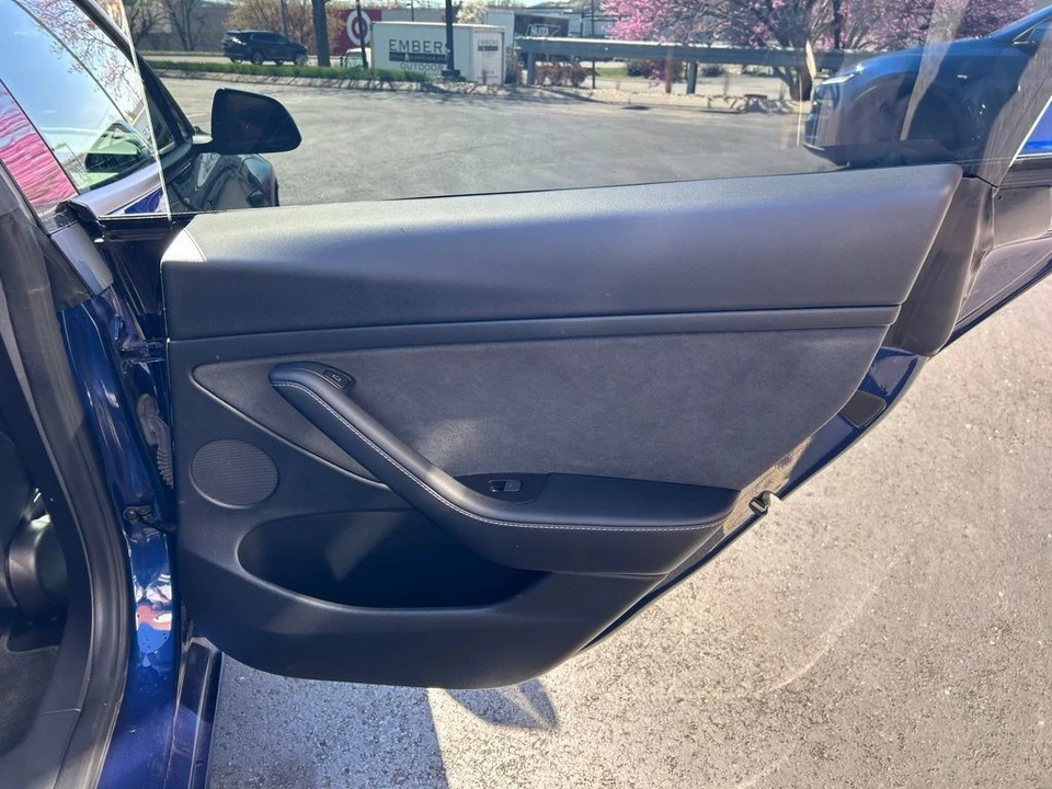 2023 Tesla Model 3 - Image 8 of 17