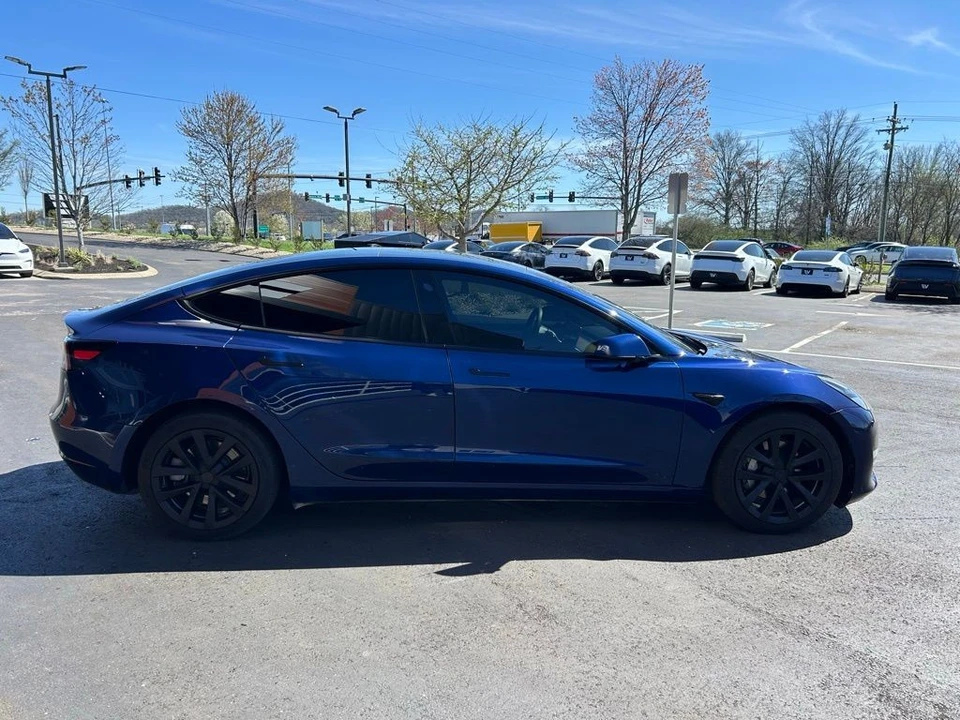 2023 Tesla Model 3 - Image 4 of 17