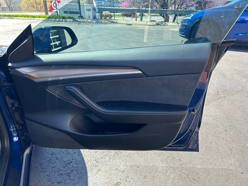 2023 Tesla Model 3 - Image 10 of 17