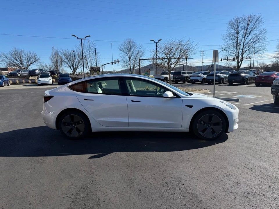 2023 Tesla Model 3 - Image 3 of 15