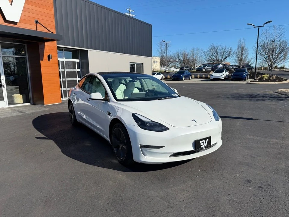 2023 Tesla Model 3 - Image 2 of 15
