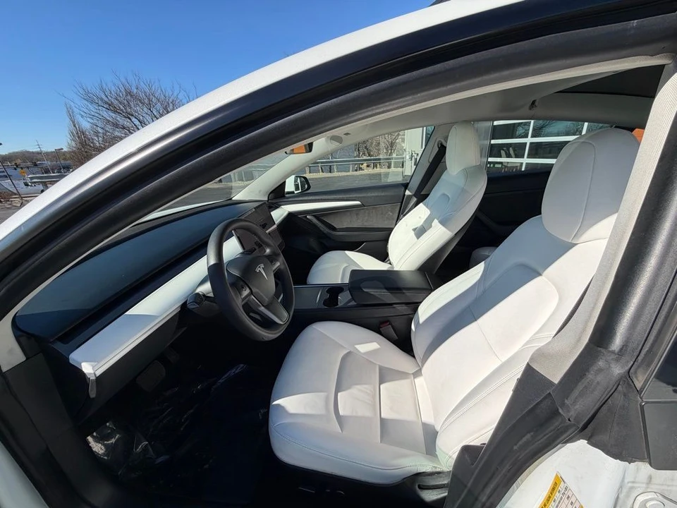 2023 Tesla Model 3 - Image 7 of 15