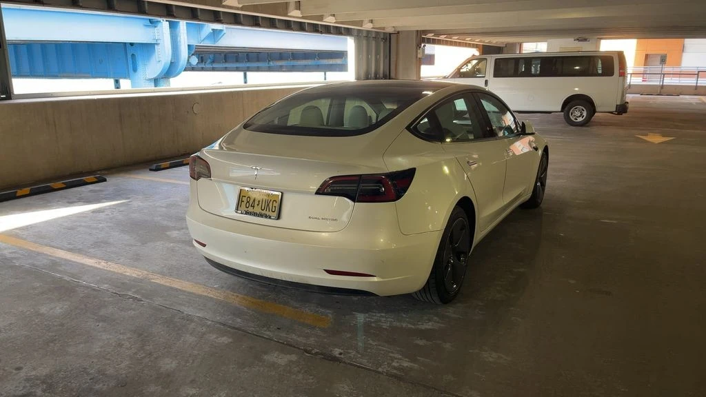 2023 Tesla Model 3 - Image 4 of 6
