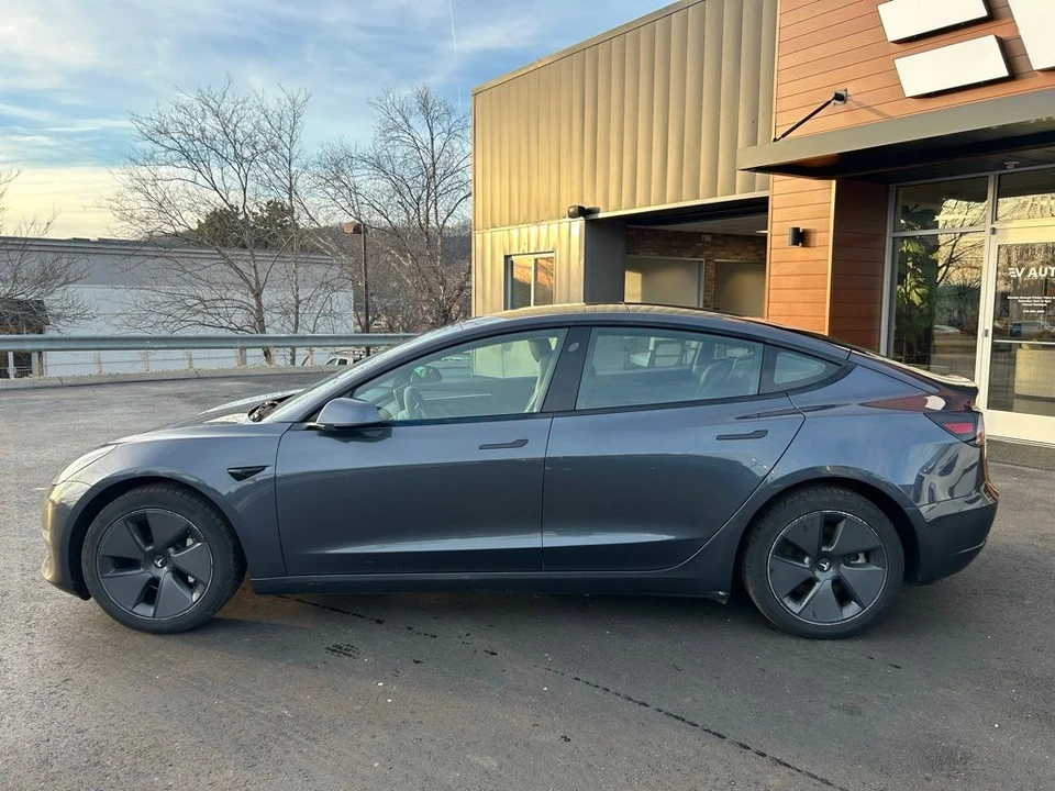 2023 Tesla Model 3 - Image 5 of 18