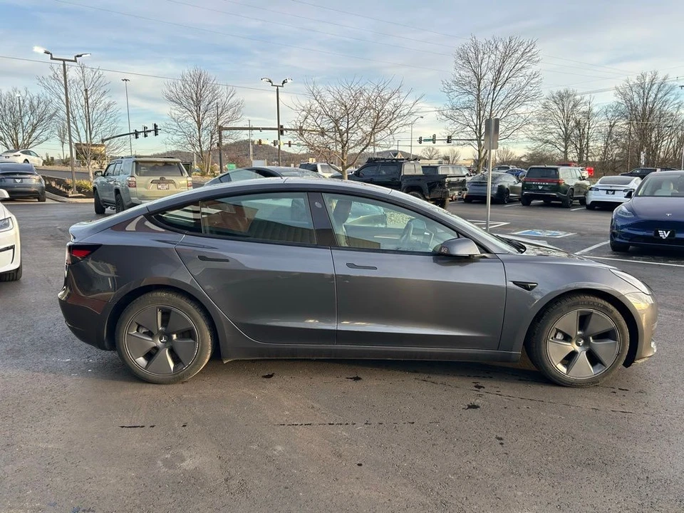 2023 Tesla Model 3 - Image 4 of 18