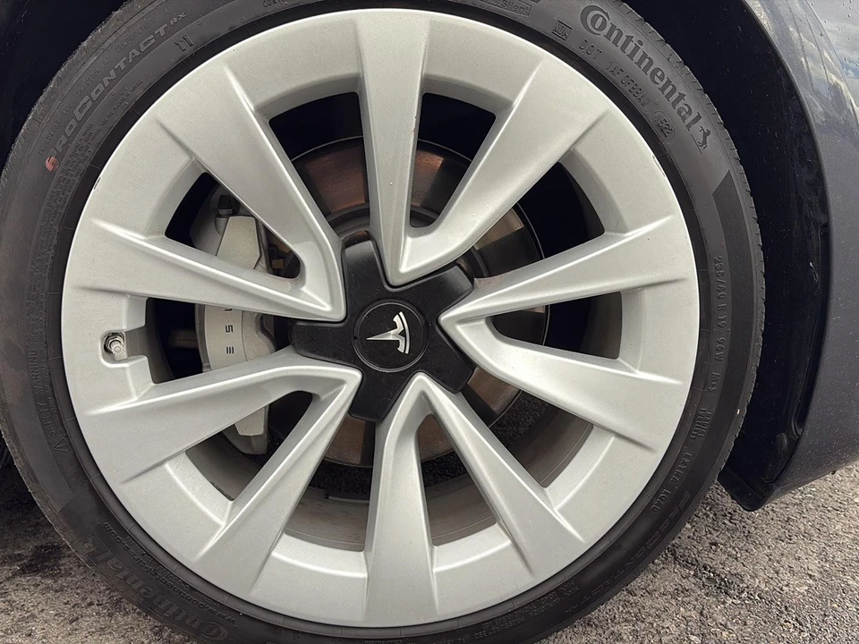 2023 Tesla Model 3 - Image 9 of 21