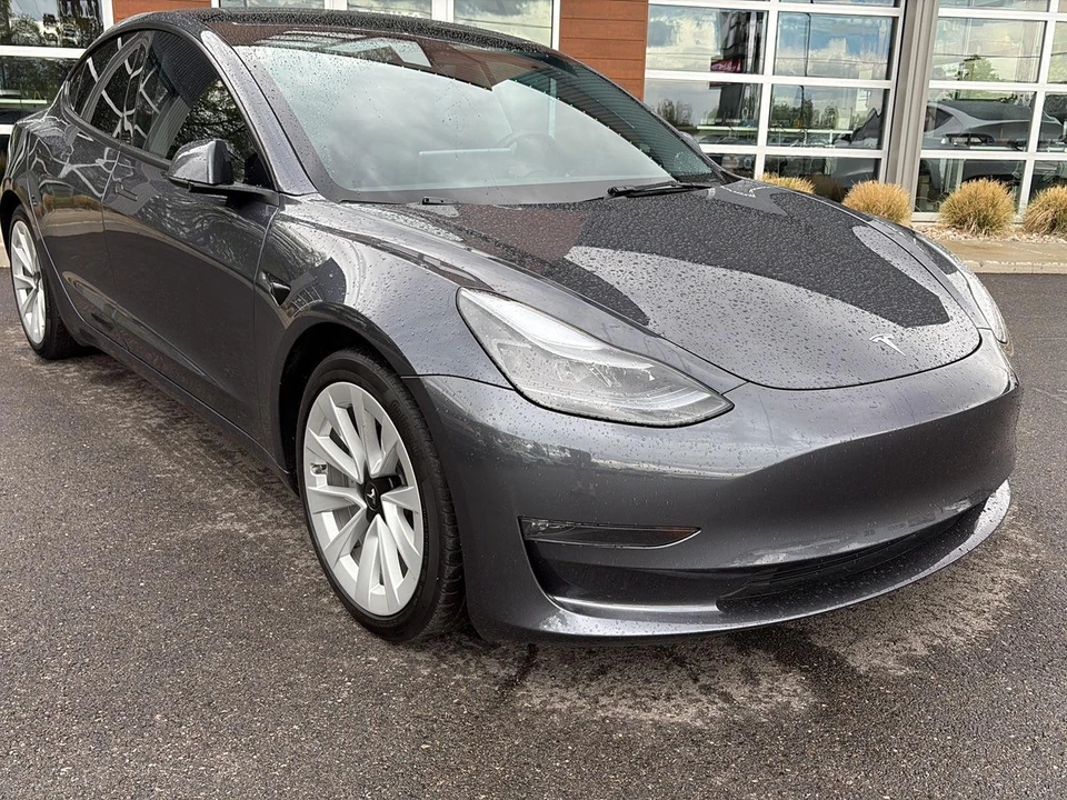 2023 Tesla Model 3 - Image 2 of 27