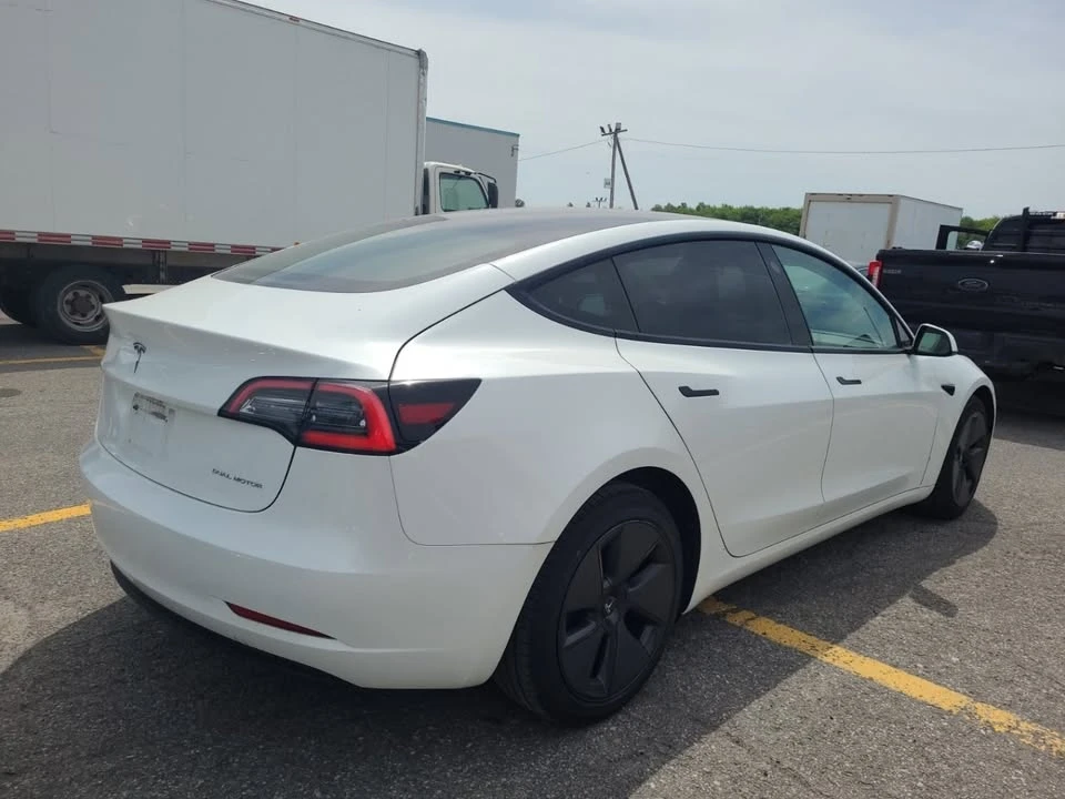 2023 Tesla Model 3 - Image 4 of 5