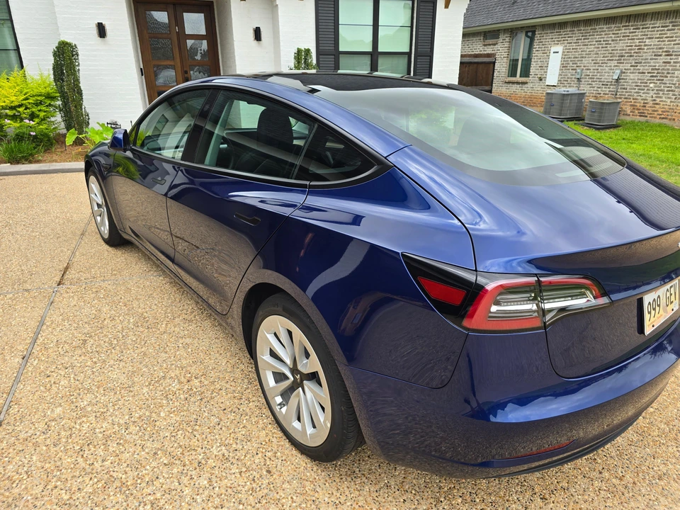 2023 Tesla Model 3 - Image 8 of 31