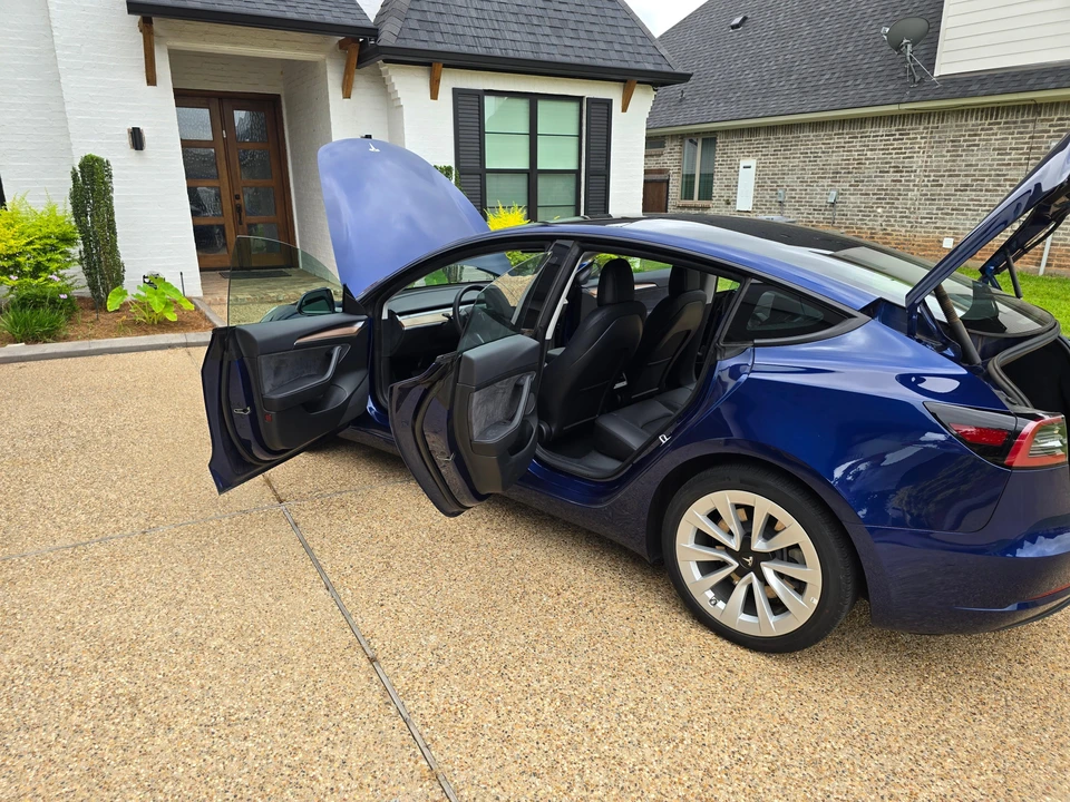2023 Tesla Model 3 - Image 13 of 31
