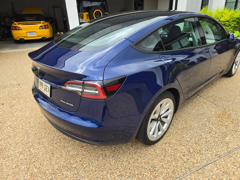 2023 Tesla Model 3 - Image 10 of 31