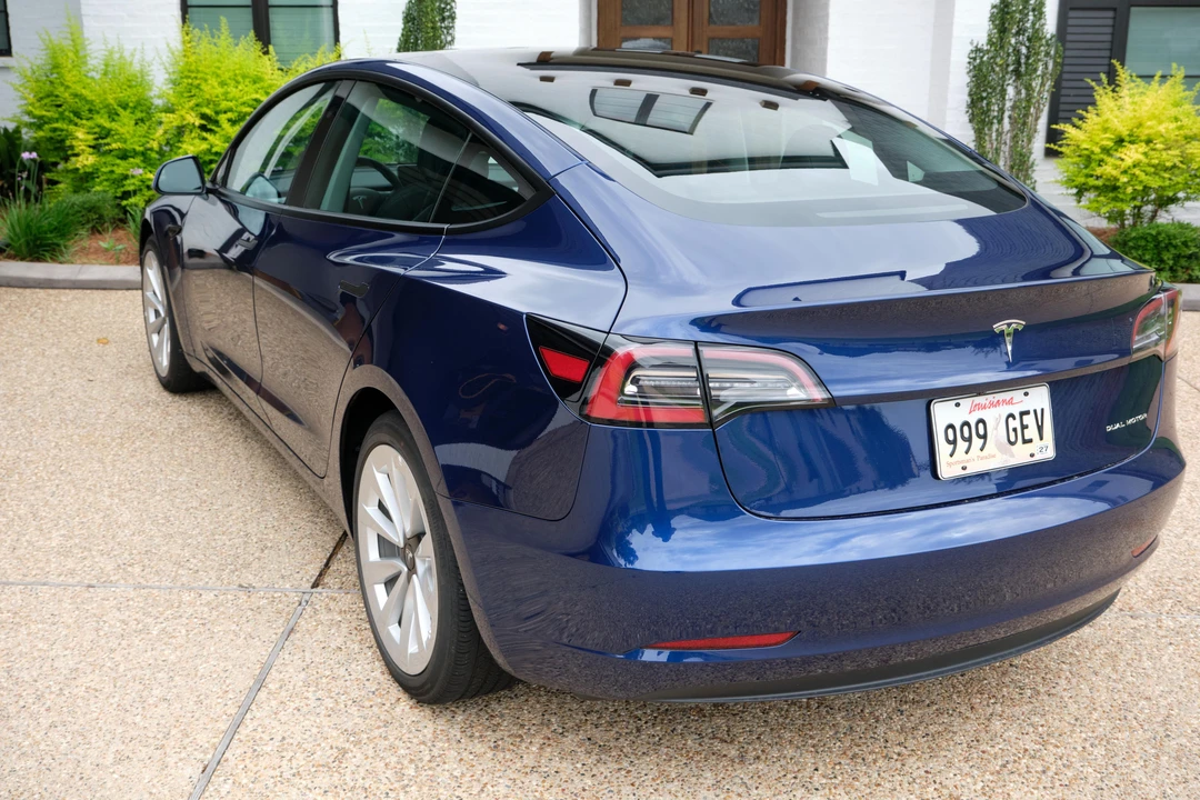 2023 Tesla Model 3 - Image 9 of 31