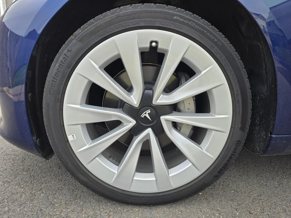 2023 Tesla Model 3 - Image 25 of 31