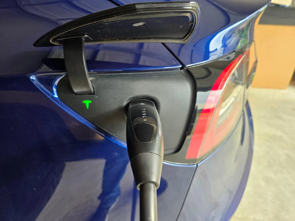 2023 Tesla Model 3 - Image 24 of 31