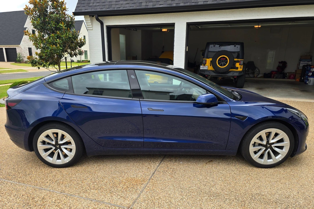 2023 Tesla Model 3 - Image 3 of 31