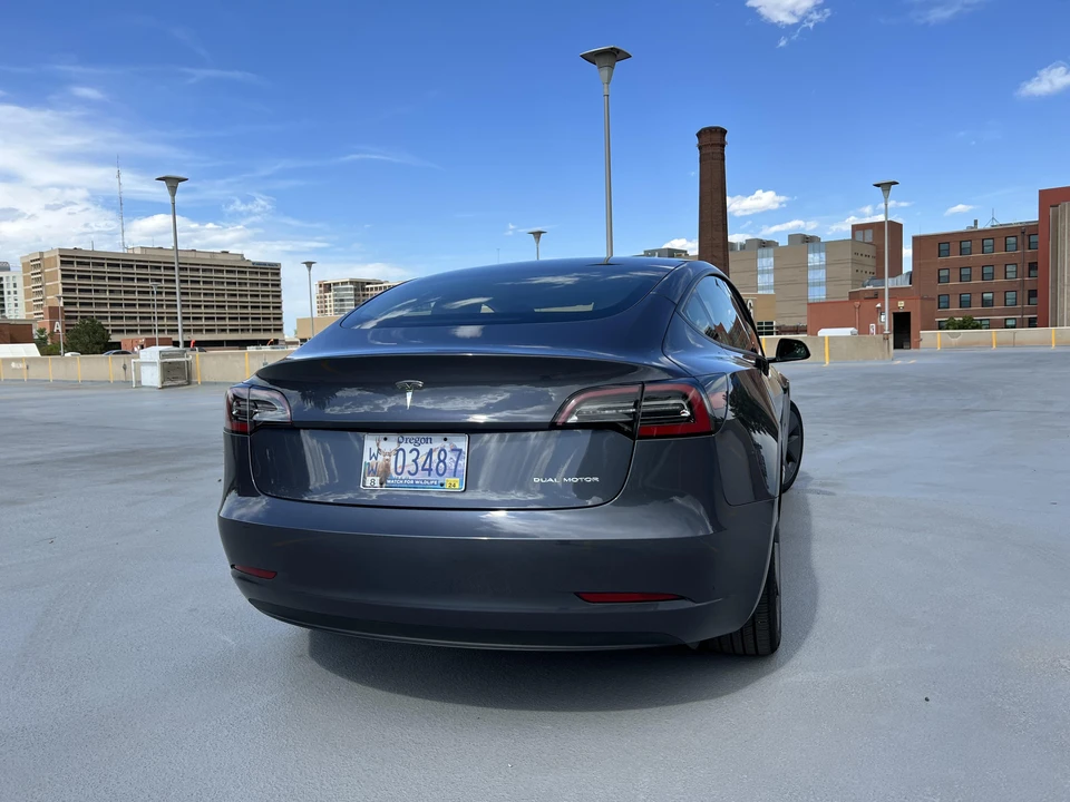 2023 Tesla Model 3 - Image 19 of 31