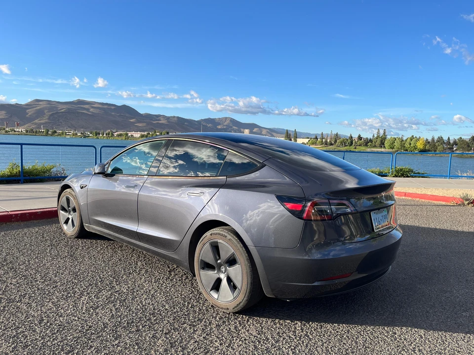2023 Tesla Model 3 - Image 12 of 31
