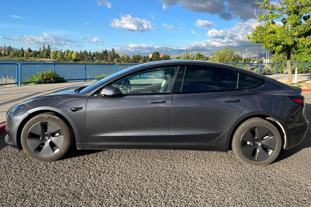 2023 Tesla Model 3 - Image 3 of 31