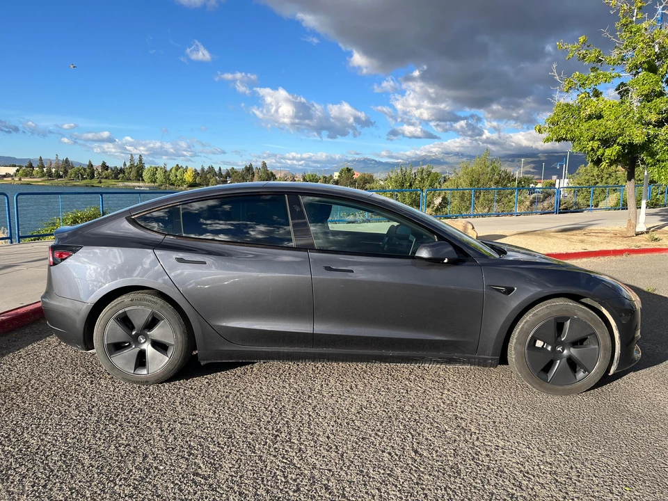 2023 Tesla Model 3 - Image 21 of 31