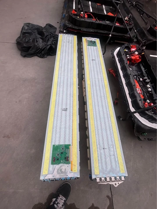 2023 Tesla Model 3 - Image 2 of 14