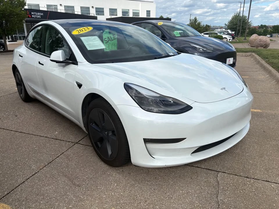 2023 Tesla Model 3 - Image 2 of 8