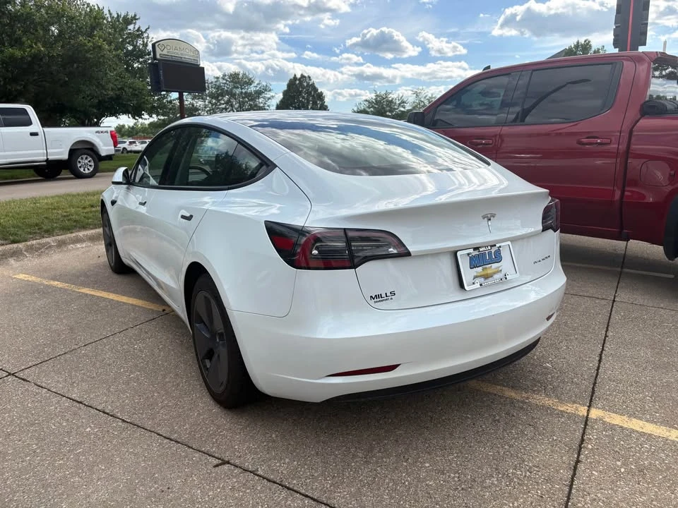 2023 Tesla Model 3 - Image 4 of 8