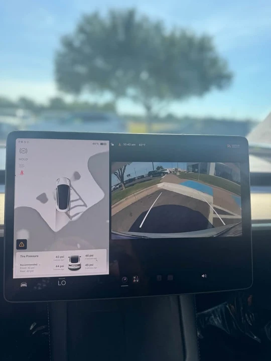 2023 Tesla Model 3 - Image 9 of 11