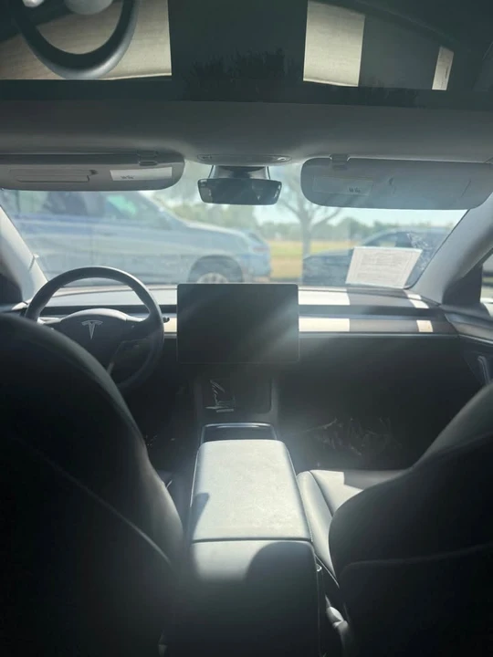2023 Tesla Model 3 - Image 6 of 11